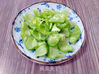 干豆腐炒尖椒的做法步骤：2