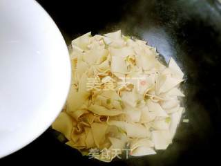 干豆腐炒尖椒的做法步骤：6
