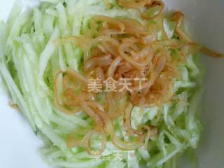 开胃的小凉菜    健康瘦身凉拌海蜇青瓜的做法步骤：7