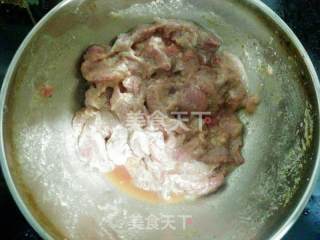 牛肉煲仔饭的做法步骤：2