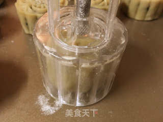 五仁月饼的做法步骤：14