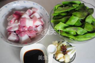 五花肉焖油豆角的做法步骤：1