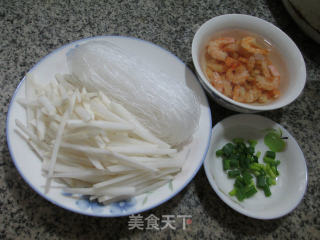 开洋萝卜煮粉丝的做法步骤：1