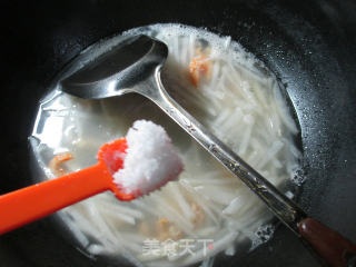 开洋萝卜煮粉丝的做法步骤：5