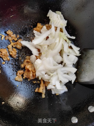 五花肉炒白菜的做法步骤：5