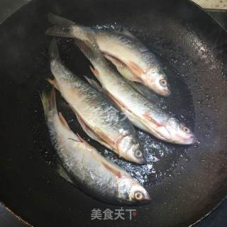 萝卜炖鲜鱼的做法步骤：3