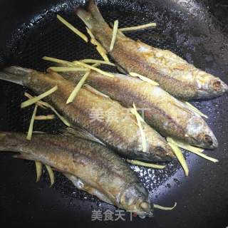 萝卜炖鲜鱼的做法步骤：5