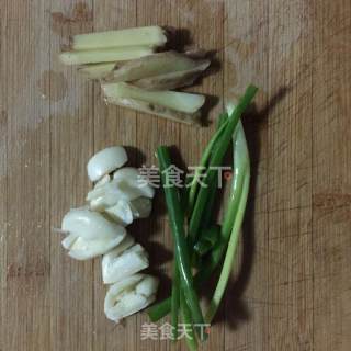 糖醋带鱼的做法步骤：3