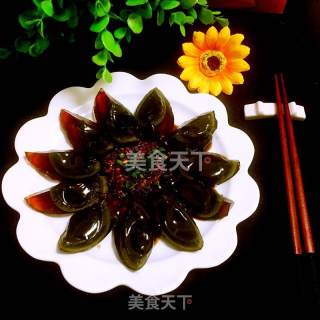 凉拌皮蛋的做法步骤：4