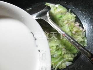肉丝圆白菜蚕豆羹的做法步骤：9