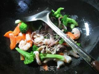 海鲜西兰花的做法步骤：5