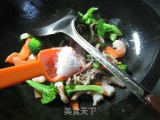 海鲜西兰花的做法步骤：7