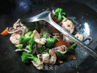 海鲜西兰花的做法步骤：8