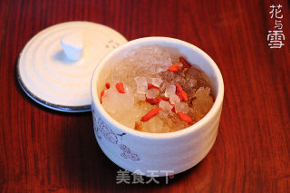桃胶雪燕炖雪蛤的做法步骤：3
