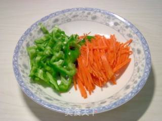 青椒胡萝卜鸡蛋饼的做法步骤：2