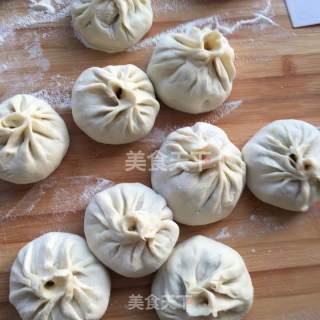 芹菜圆白菜肉包子的做法步骤：7
