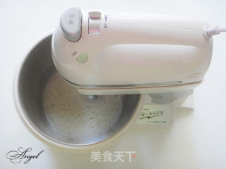 小蜜蜂蛋白糖的做法步骤：2