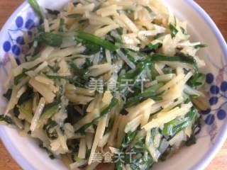 土豆丝炒韭菜的做法步骤：6