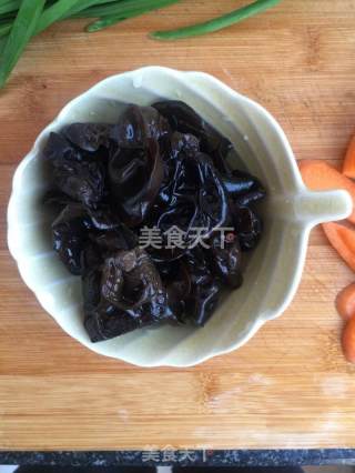 素烧山药木耳的做法步骤：3