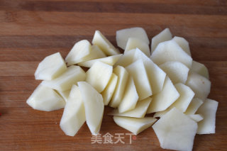 香辣锅巴土豆的做法步骤：2