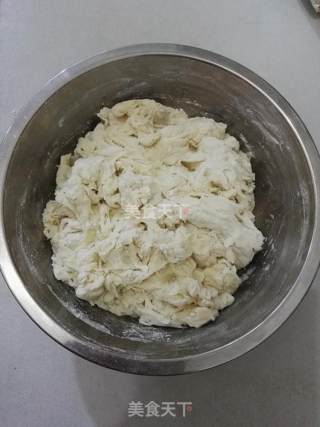 黑芝麻奶酪餐包的做法步骤：2