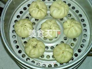 香菜鲜肉包的做法步骤：13