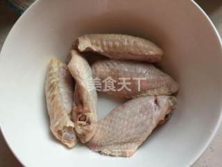 蜂蜜芥末炸鸡翅的做法步骤：1