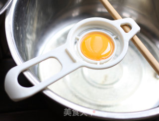 不要被“气疯”— 戚风蛋糕的做法步骤：2