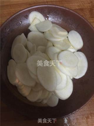 茭白炒虾仁的做法步骤：1