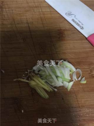 茭白炒虾仁的做法步骤：2