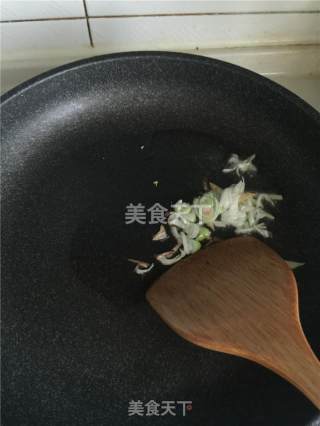茭白炒虾仁的做法步骤：3