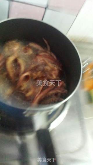 椒盐鱿鱼须的做法步骤：7