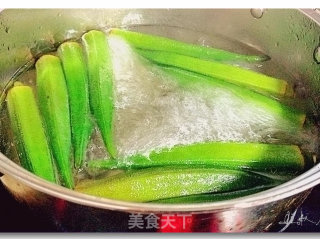 蒜蓉秋葵的做法步骤：2