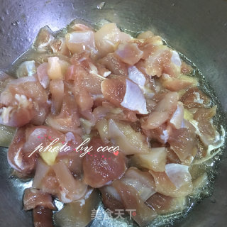 鸡蓉蘑菇粟米忌廉汤的做法步骤：1
