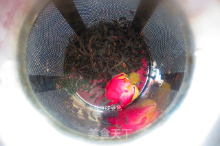 玫瑰奶茶的做法步骤：2