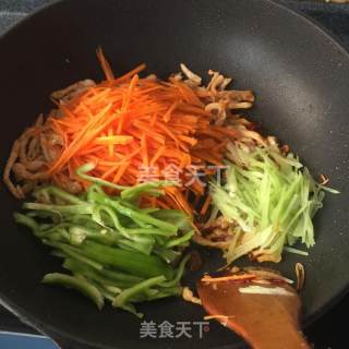 鱼香肉丝的做法步骤：4