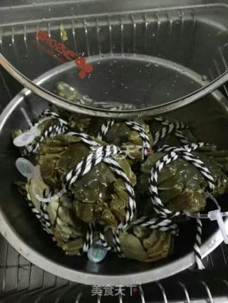 清蒸大闸蟹的做法步骤：1