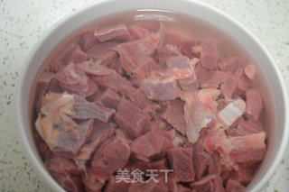 私房红烧牛肉面的做法步骤：1