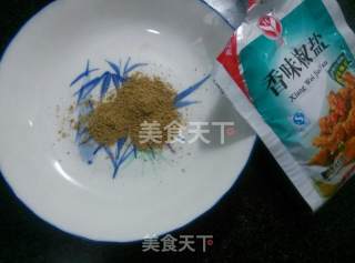 【学生族早餐】椒盐烤馍片的做法步骤：2