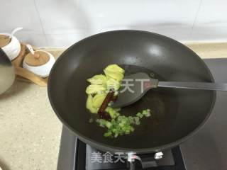 西红柿炖牛肉的做法步骤：2
