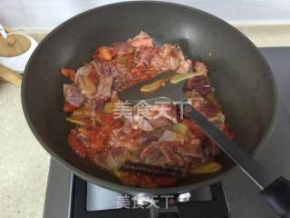 西红柿炖牛肉的做法步骤：4