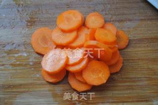 爆炒墨鱼丸的做法步骤：1