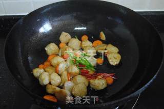 爆炒墨鱼丸的做法步骤：7