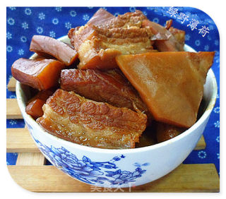 五花肉炖墨鱼的做法步骤：9