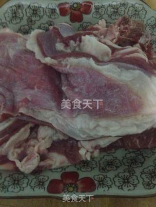 孜然羊肉的做法步骤：1
