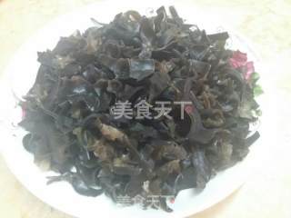 木耳炒肉丝的做法步骤：3