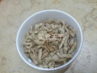 木耳炒肉丝的做法步骤：4
