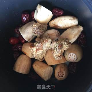 红枣糖藕的做法步骤：2