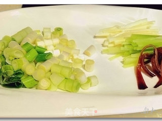 鱼香肉丝的做法步骤：5