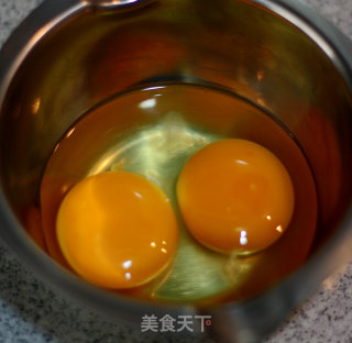 悠闲下午茶---巧克力熔岩蛋糕的做法步骤：3